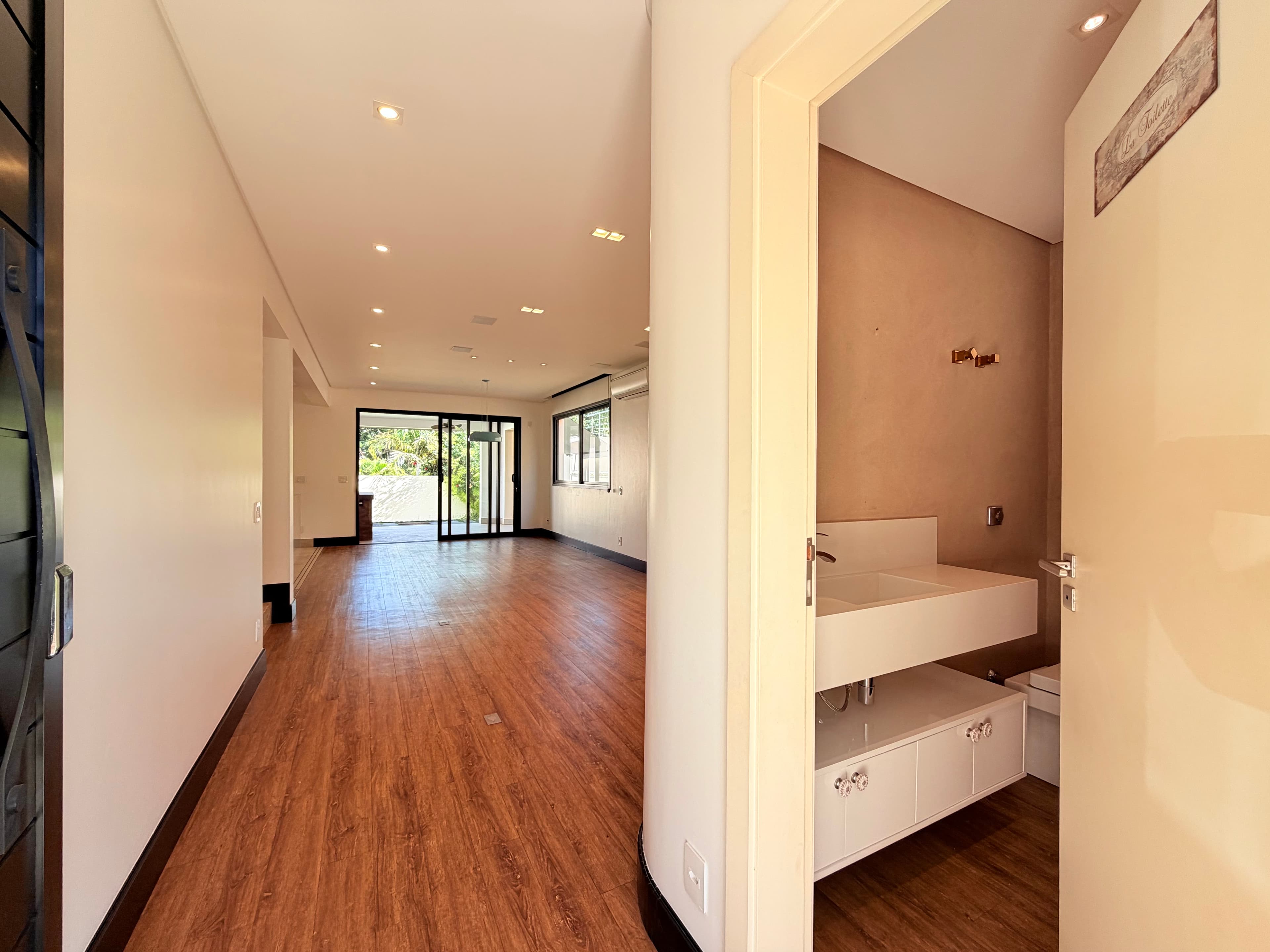 Casa em condomínio para alugar com 3 quartos, 350 m² - Swiss Park — foto 3