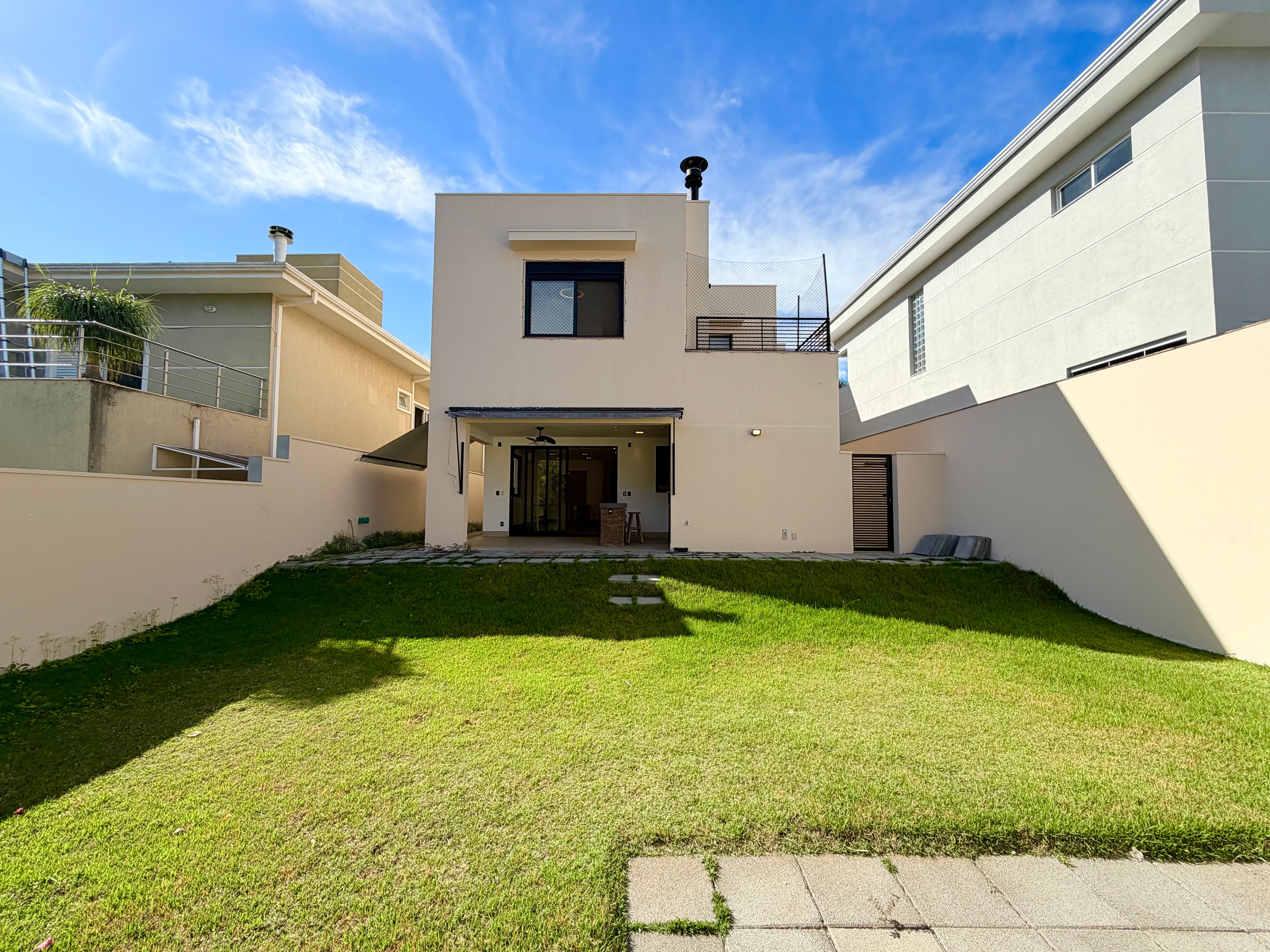 Casa em condomínio para alugar com 3 quartos, 350 m² - Swiss Park — foto 2