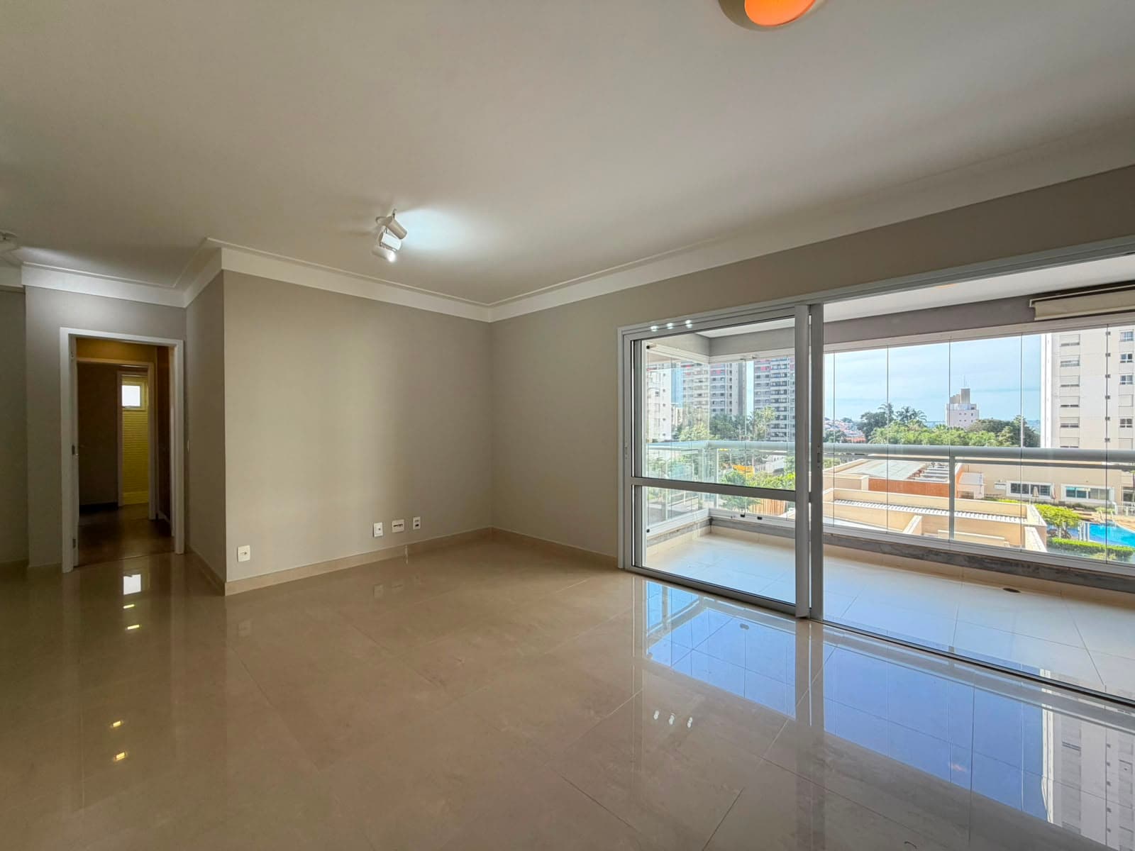 Apartamento para alugar com 3 quartos, 119 m² - Taquaral — foto 2