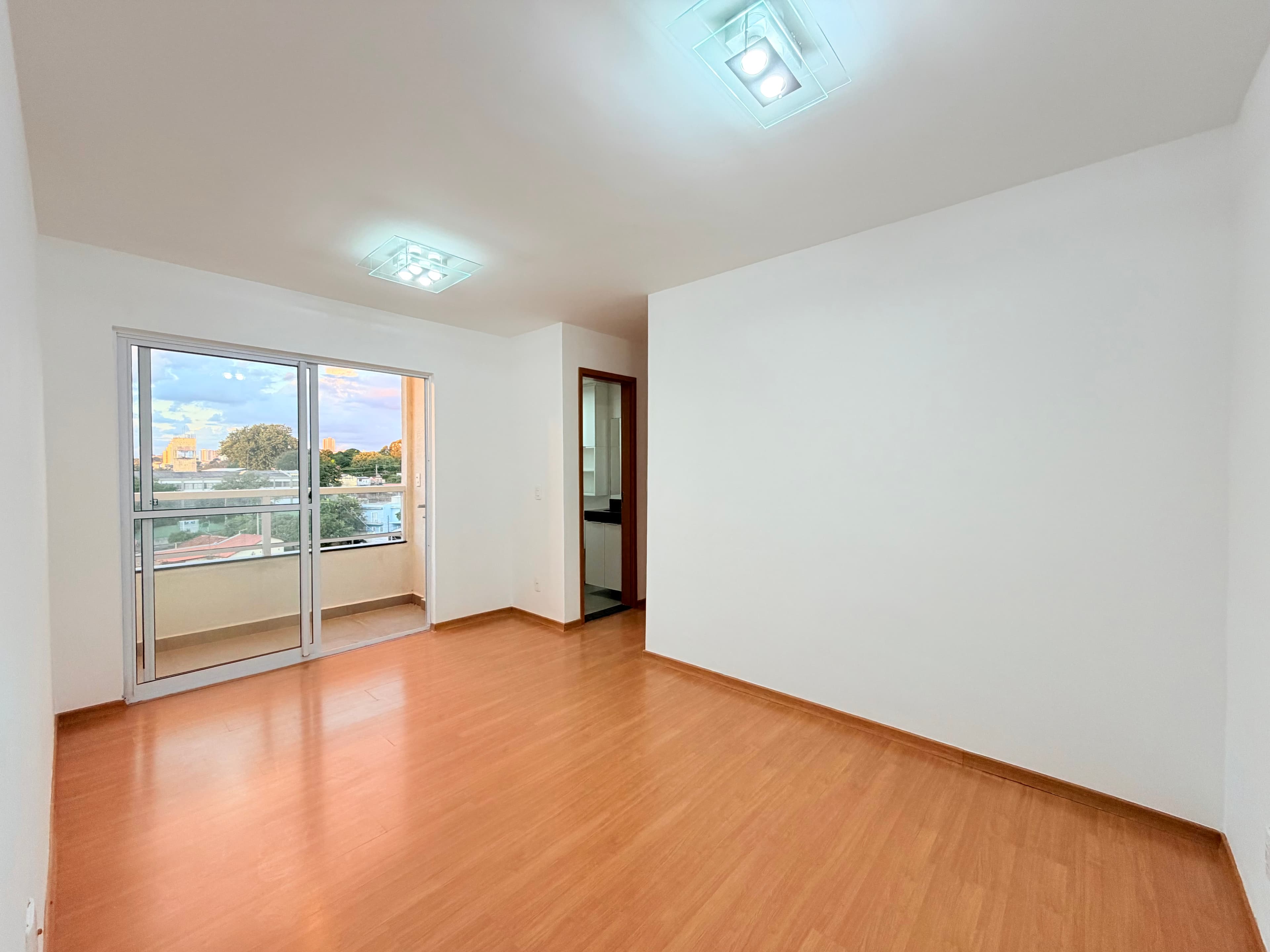 Apartamento à venda com 2 quartos, 54 m² - Fundação da Casa Popular