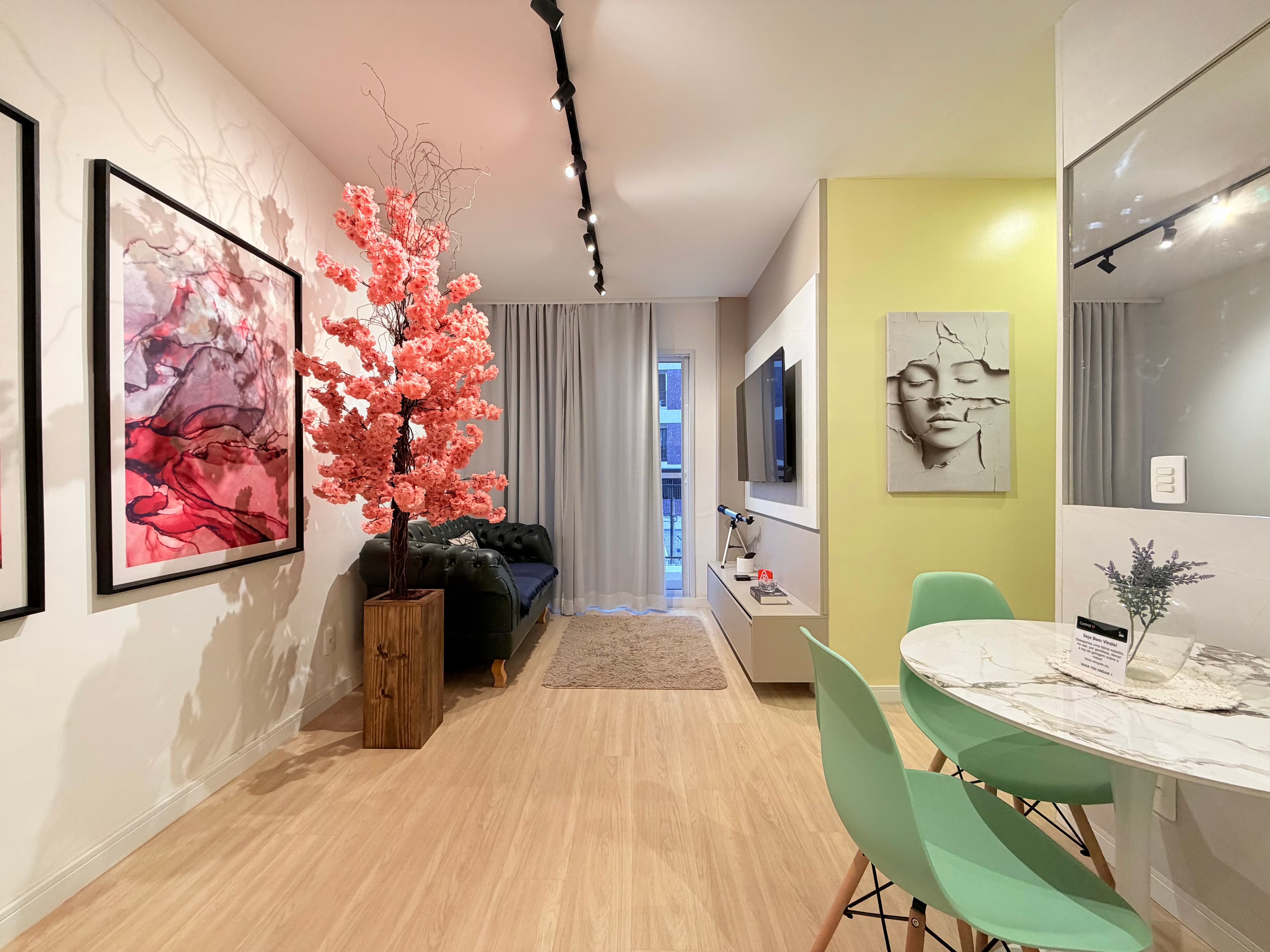 Apartamento à venda com 2 quartos, 58 m² - Centro