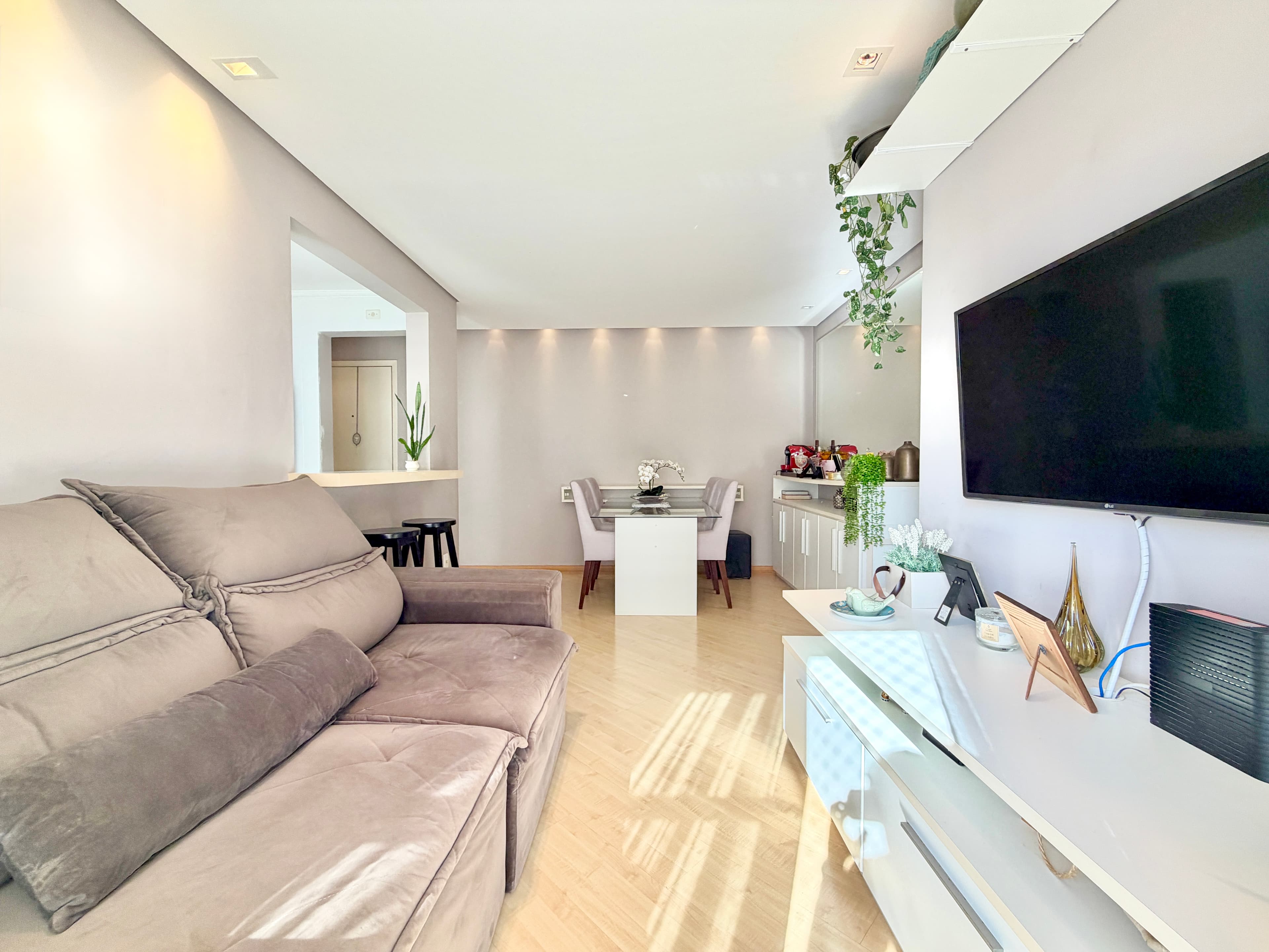 Apartamento à venda com 2 quartos, 60 m² - Mansões Santo Antônio