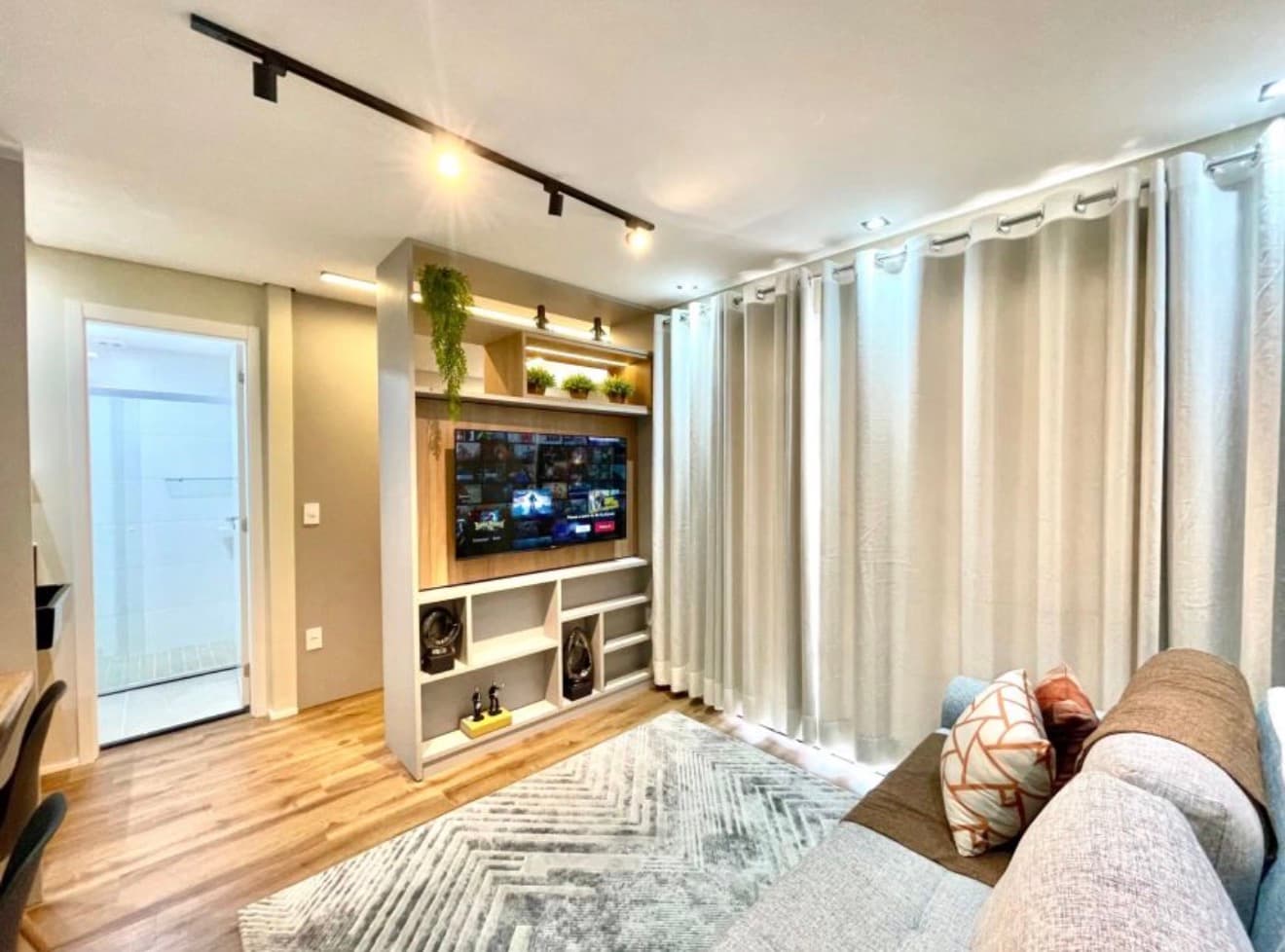 Apartamento à venda com Mobiliado e 1 quarto, 42 m² - Vila Itapura — foto 4