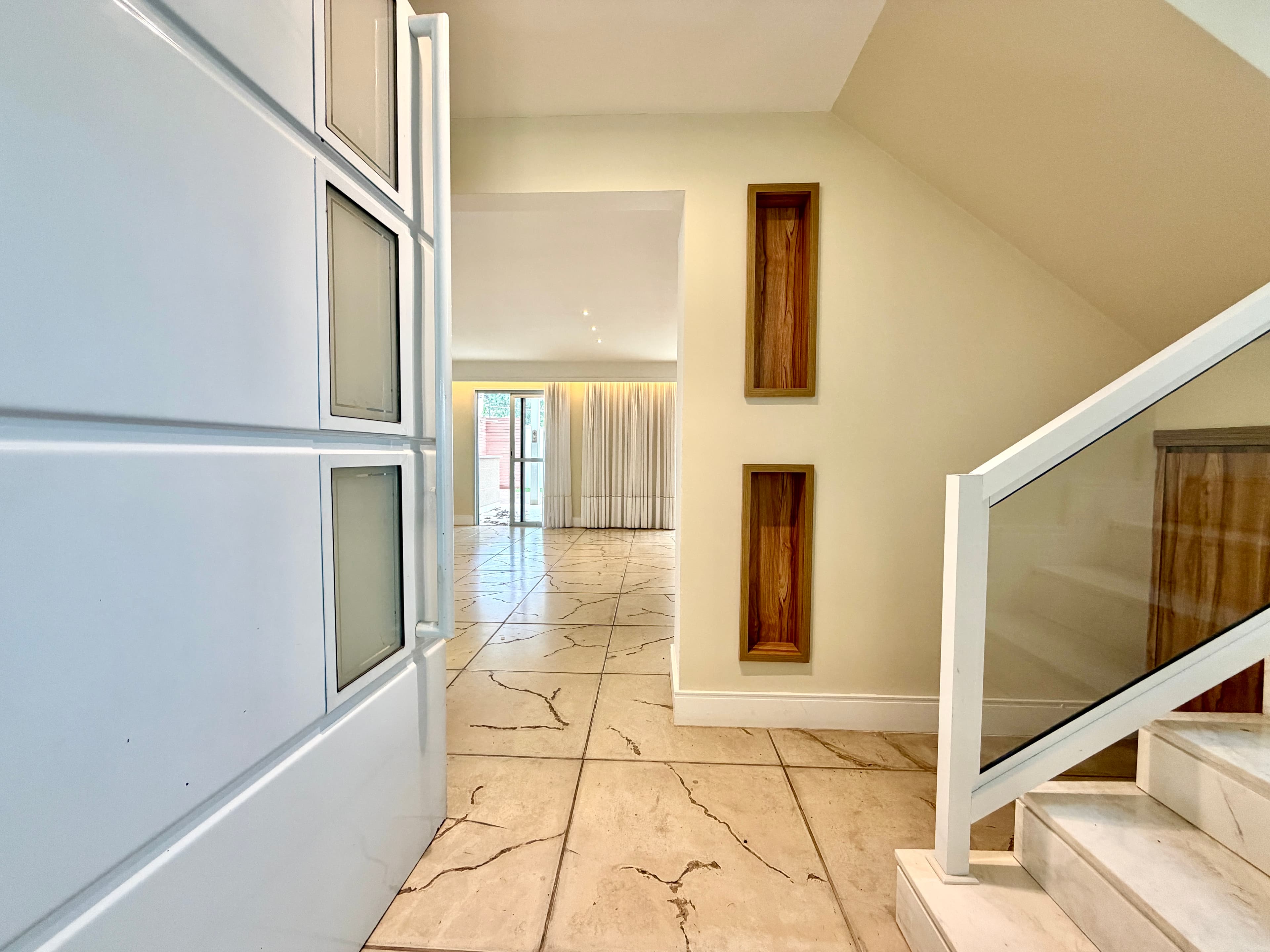 Casa em condomínio para alugar com 3 quartos, 260 m² - Notre Dame — foto 2