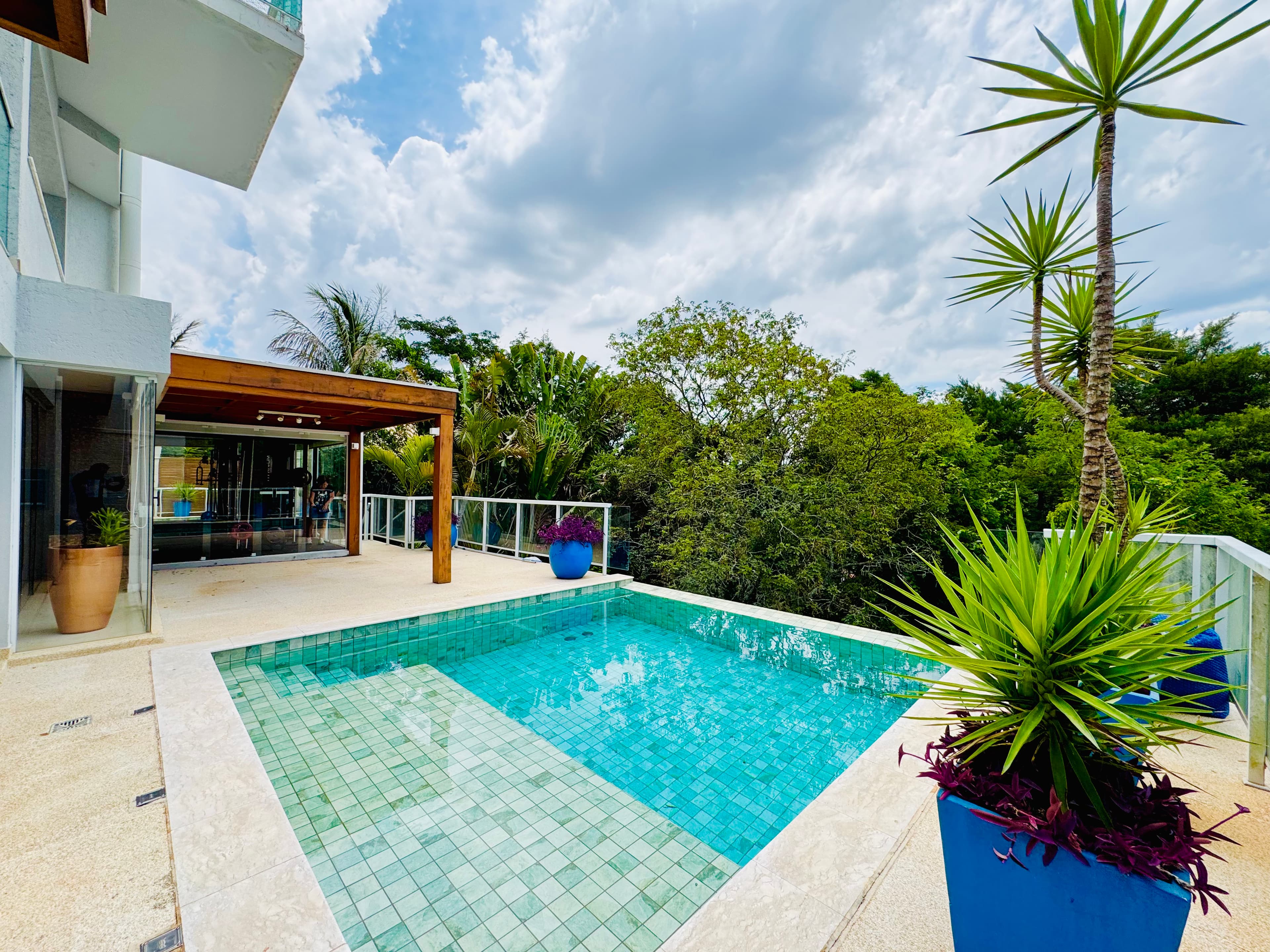 Casa em condomínio para alugar com 3 quartos, 362 m² - Sousas