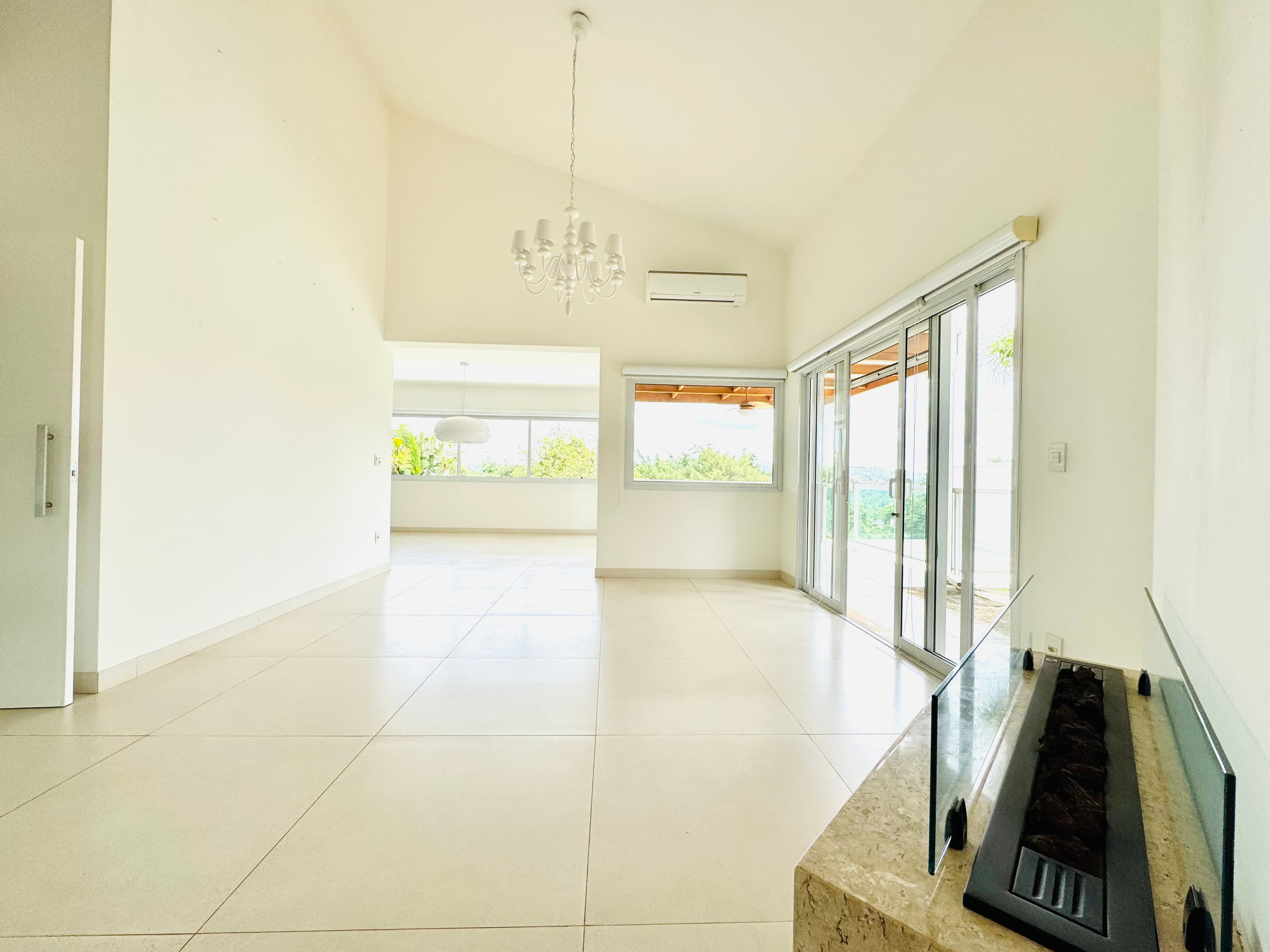 Casa em condomínio para alugar com 3 quartos, 362 m² - Sousas — foto 3